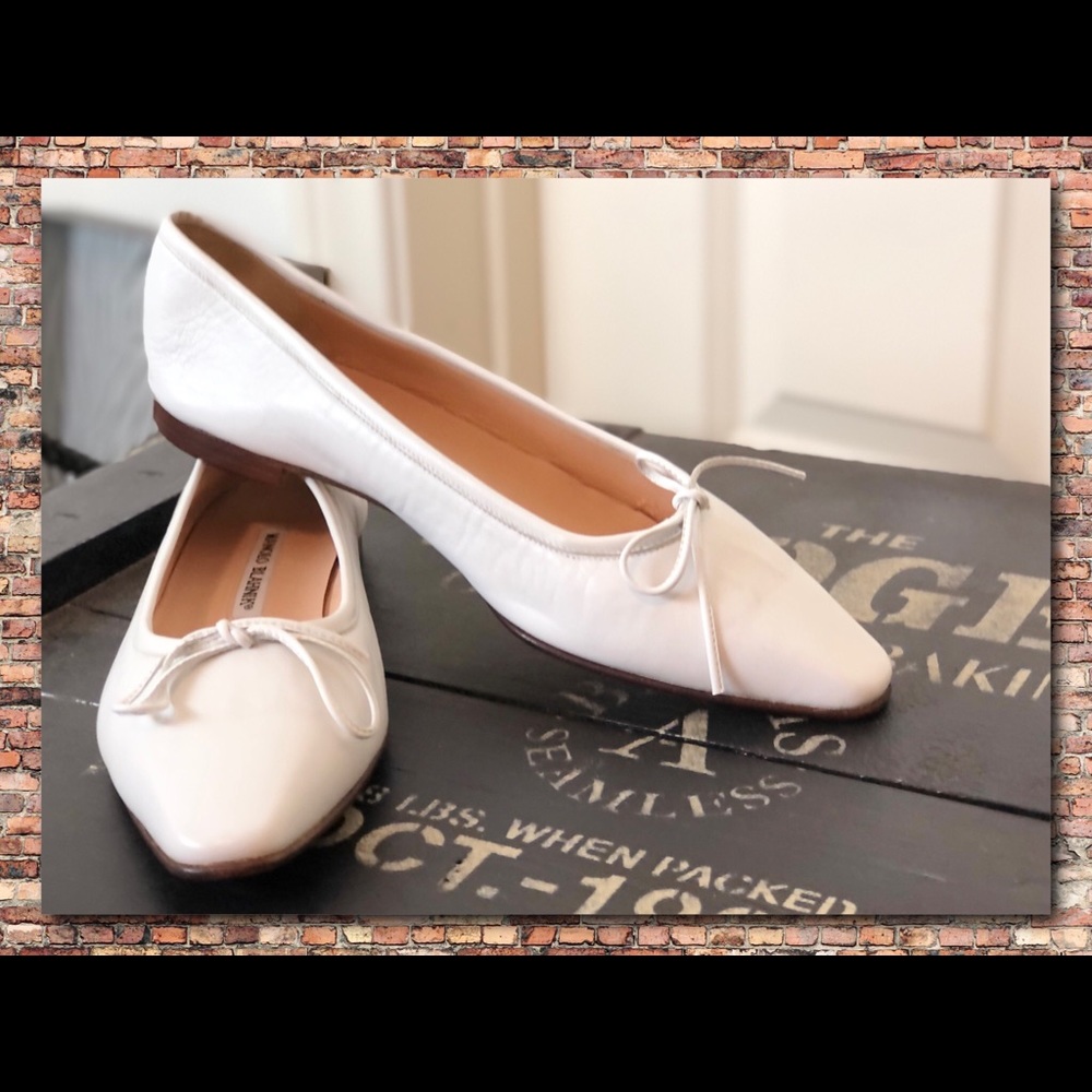 NIB Manolo Blahnik White Ballet Flat Size 38.5